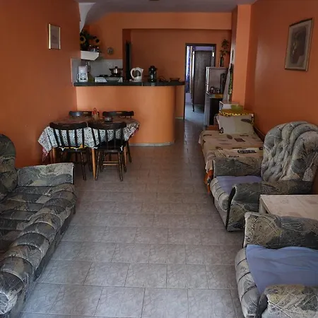 Milka's House بيت ضيافة *